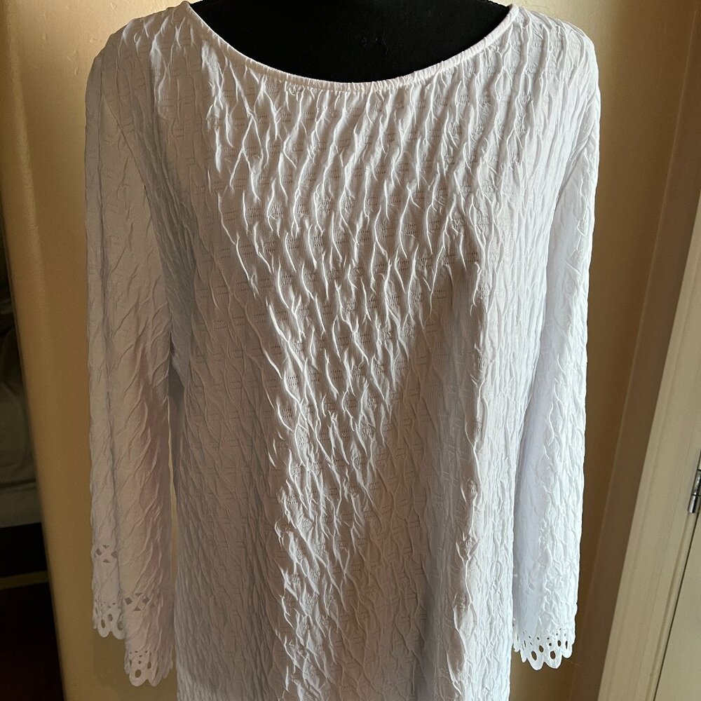 White Peck & Peck Tunic blouse with eyelet detail Size XL NWT